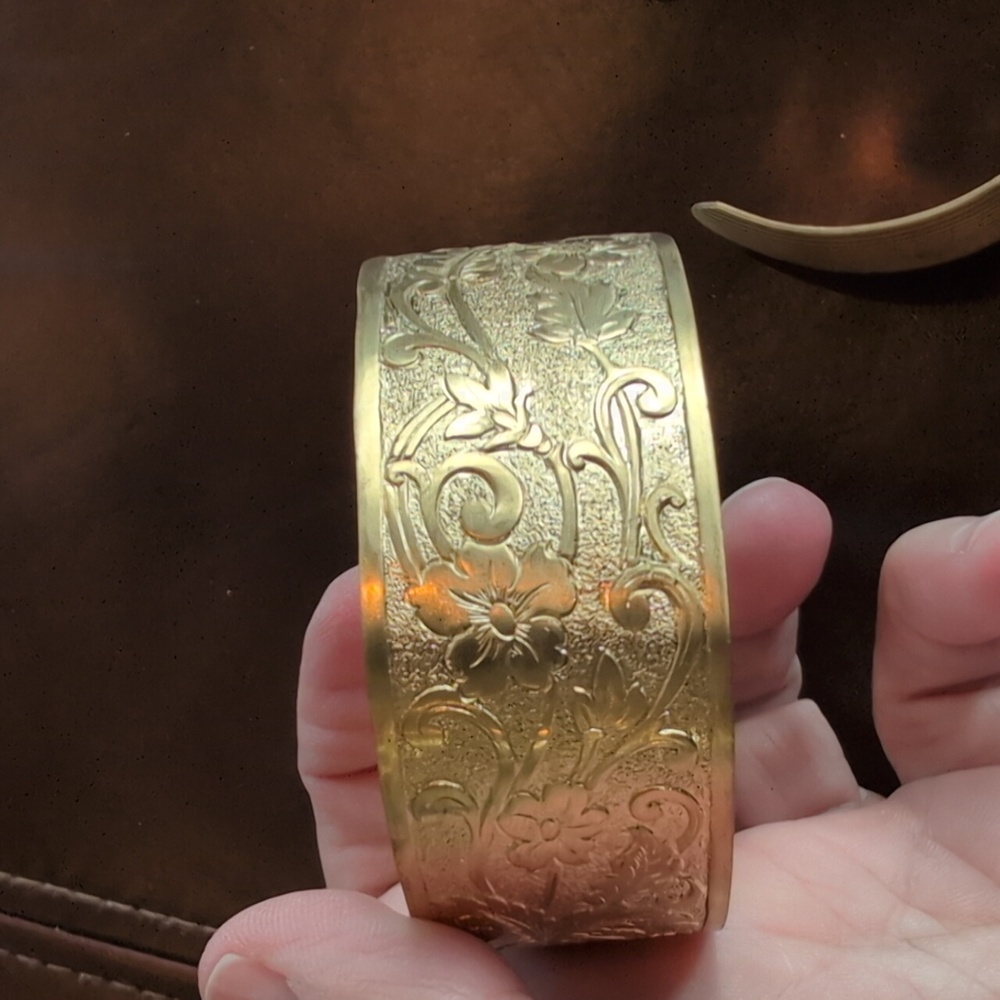 Elegant Gold Cuff Bracelets Set - Picture 6 of 8